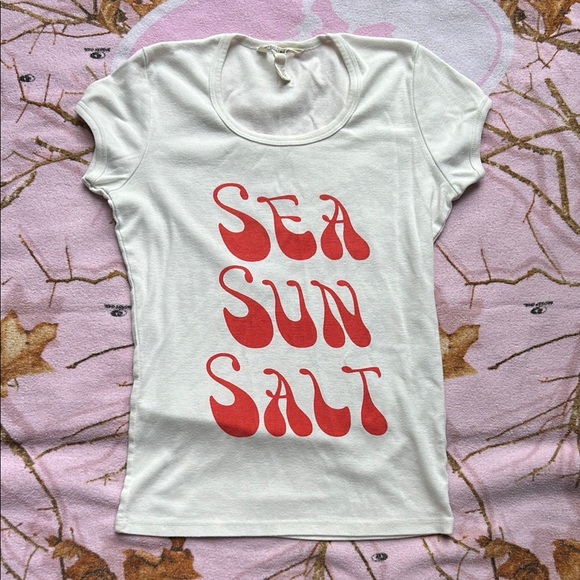 Vintage Billabong White Cap Sleeve Fitted Tee with Red Print “Sea Sun Salt” M